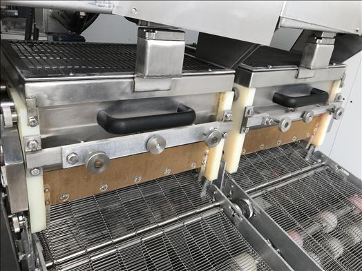 Twin lane fondant sheeter