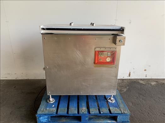 Vacuum skin packer