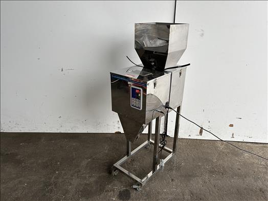 Quantitive filling machine