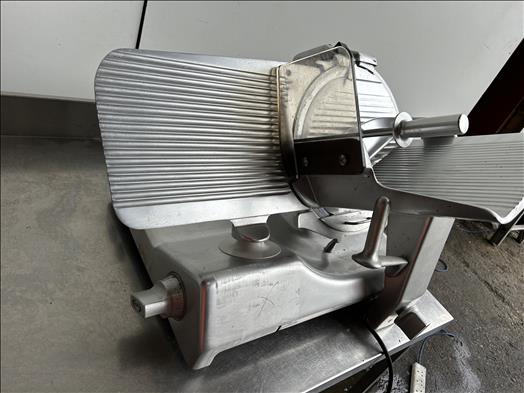 Meat slicer