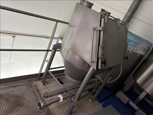 Powder conveyor system