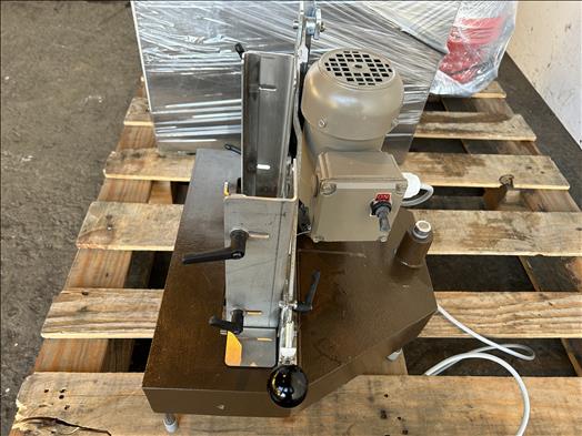 Chocolate shavings machine