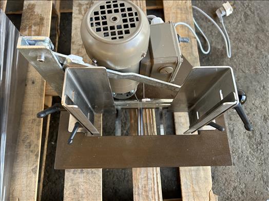 Chocolate shavings machine