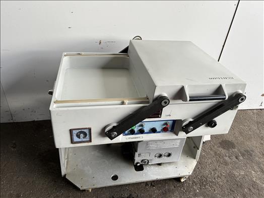 Swing top vacuum packer