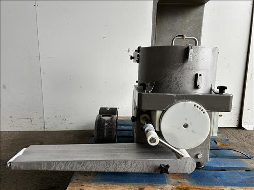 Forming machine