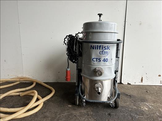 Industrial vacuum cleaner