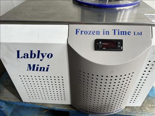 Freeze dryer