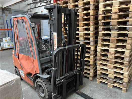 Forklift truck