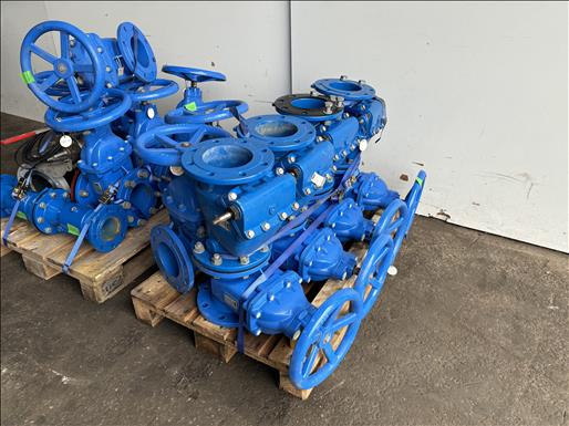 Flanged gate valves