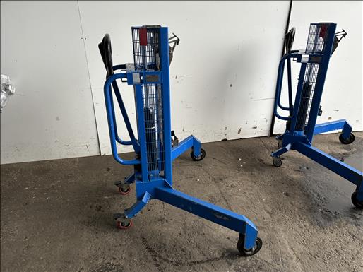 Corner drum lifting trolley