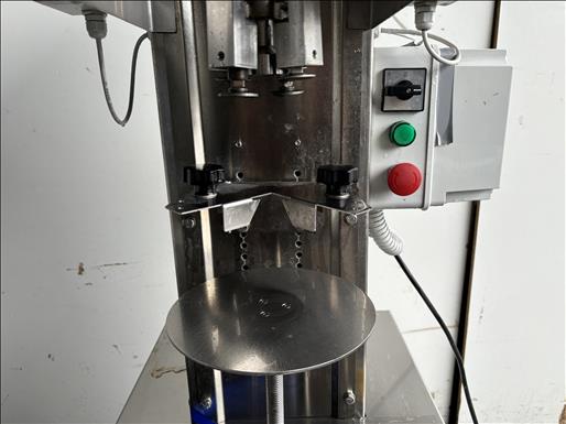 Capping machine