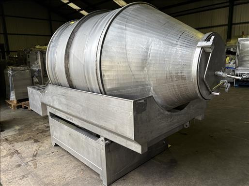 Vacuum tumbler