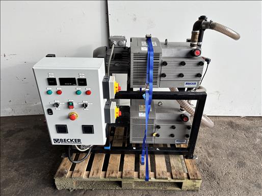 Vacuum pump system