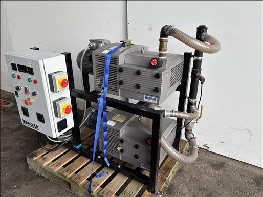 Vacuum pump system