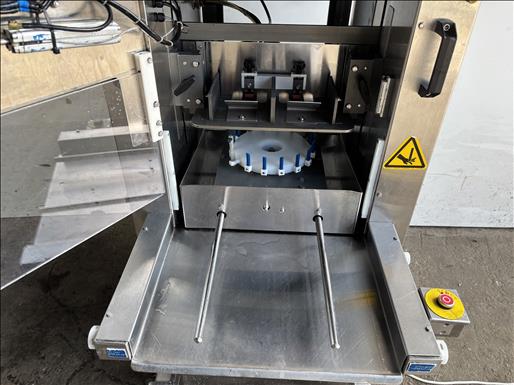 Automatic round cake cutter