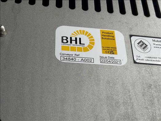 Flighted elevator conveyor