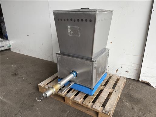 Hopper and screw feeder