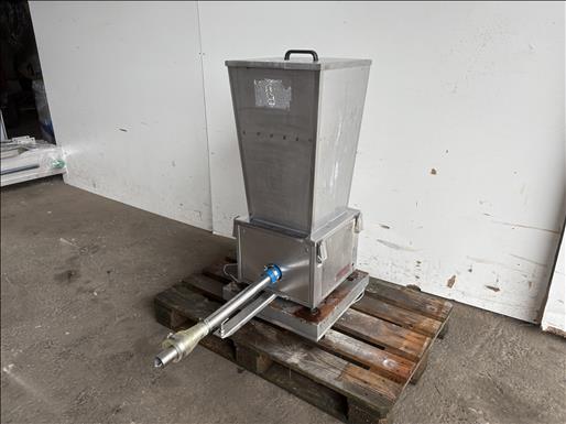 Hopper and screw feeder