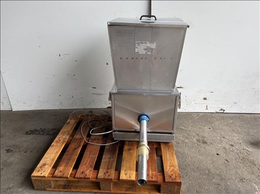 Hopper and screw feeder