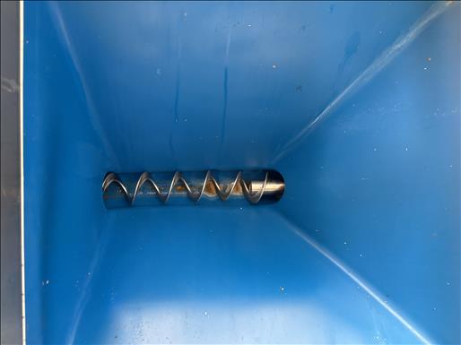 Hopper and screw feeder