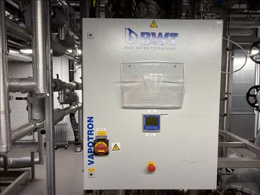 Pure steam generator