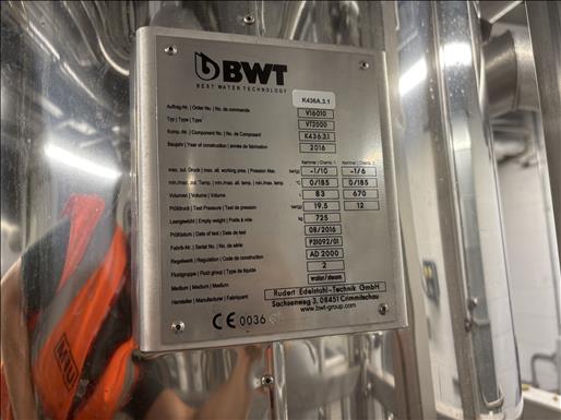 Pure steam generator