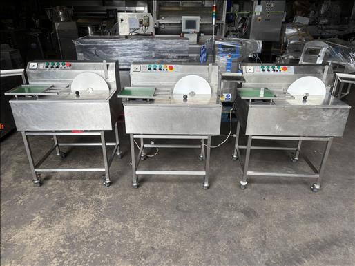 Chocolate tempering machine