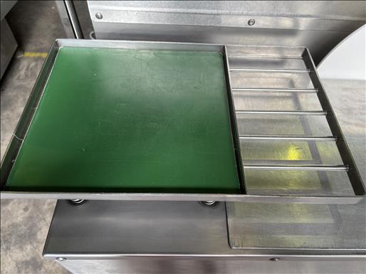 Chocolate tempering machine