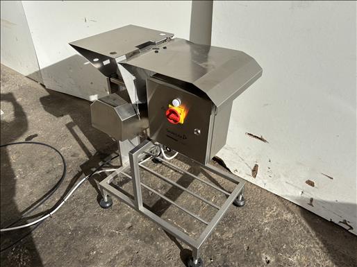 Semi automatic bag loader