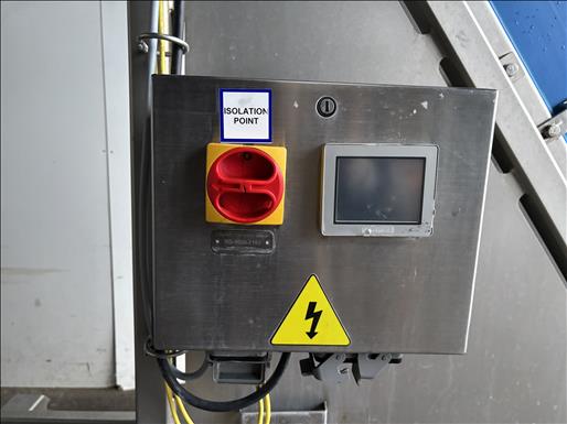 Flighted elevator conveyor