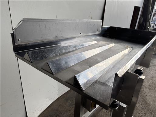 Vibratory conveyor