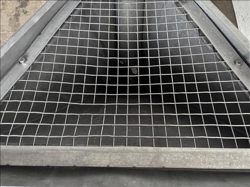 Elevator screw conveyor