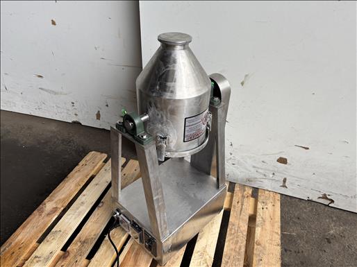 Tabletop drum blender