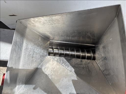 Elevator screw conveyor