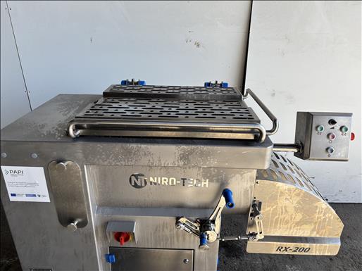 Twin shaft paddle mixer