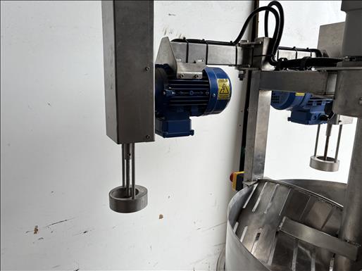 Cabbage cutting machine