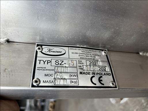 Cabbage cutting machine