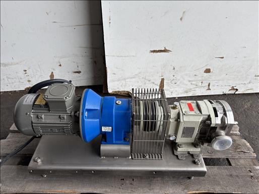 Lobe pump