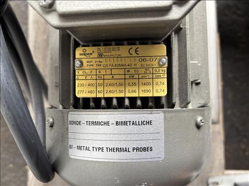 Lobe pump