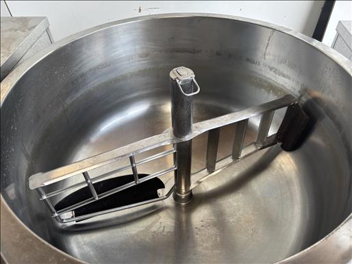 Electric steam jacketed mixing vessel