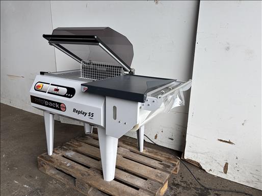 Shrink wrapping chamber machine