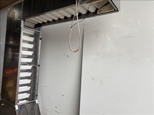 Bucket elevator conveyor