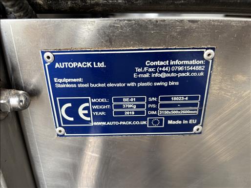 Bucket elevator conveyor