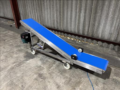 Elevator conveyor