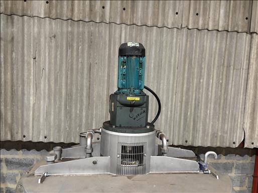 jacketed mixing vessel