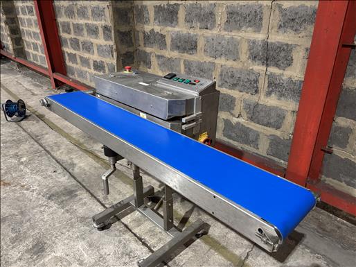 Horizontal bag sealer