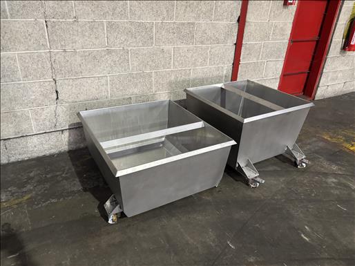 Stainless mobile tank
