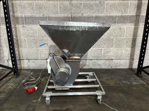 Centrifugal blower